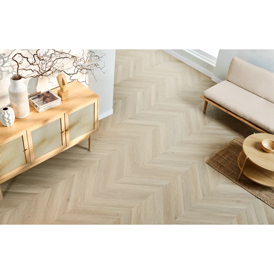 Amaron Chevron