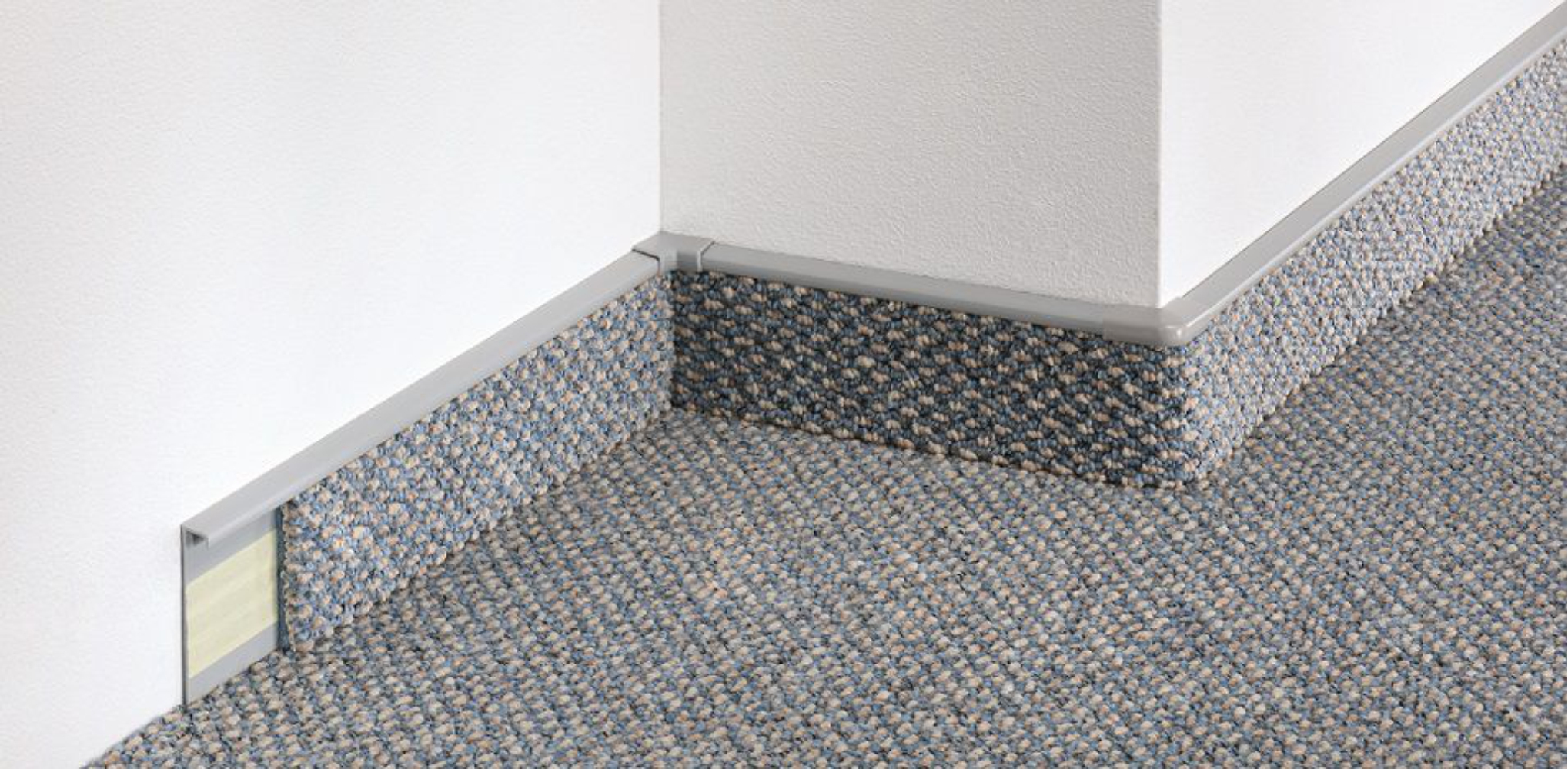 Szőnyeg szegőléc öntapadós belső résszel 55 mm, világosszürke, 2,5 m