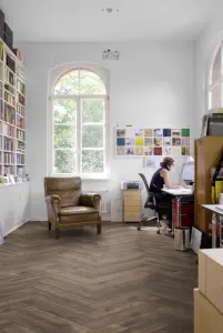 HERRINGBONE, 4766 TÖLGY CALAIS laminált padló