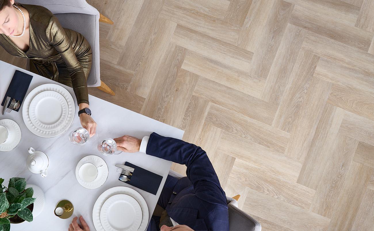Arbiton Amaron Herringbone Stamford Oak – halszálka mintás klikkes SPC padló
