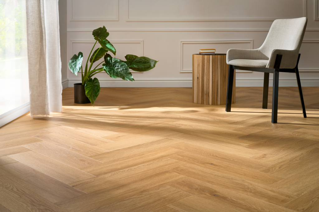 Arbiton Amaron Herringbone EIR Menor Oak – halszálka mintás klikkes SPC padló
