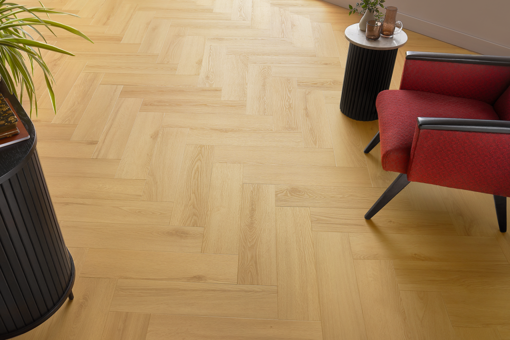 Arbiton Amaron Herringbone EIR Virgin Oak – halszálka mintás klikkes SPC padló