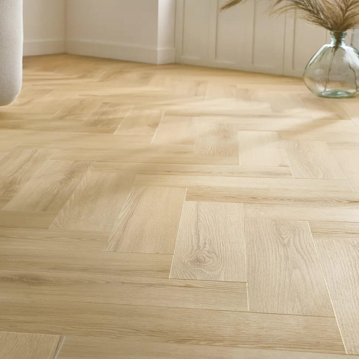 Arbiton Amaron Herringbone EIR Acoustic Princeton Oak – halszálka mintás klikkes SPC padló