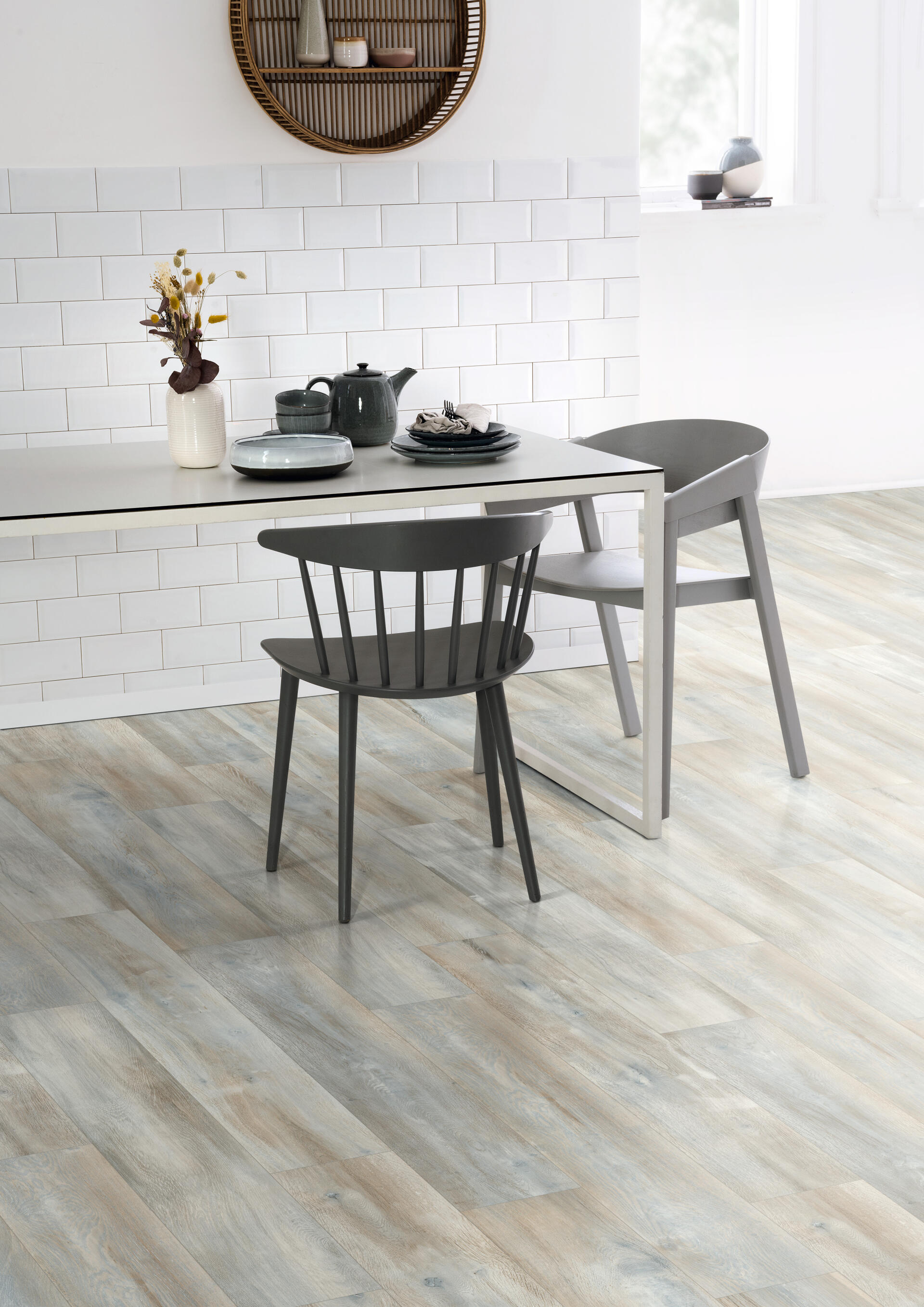 Egger Classic 8/32 Dark Abergele Oak – laminált padló