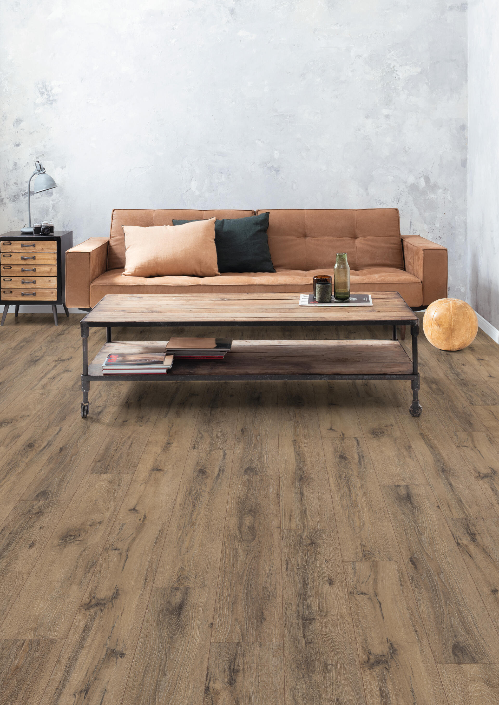 Egger Classic 8/32 Dark Parquet Oak – laminált padló