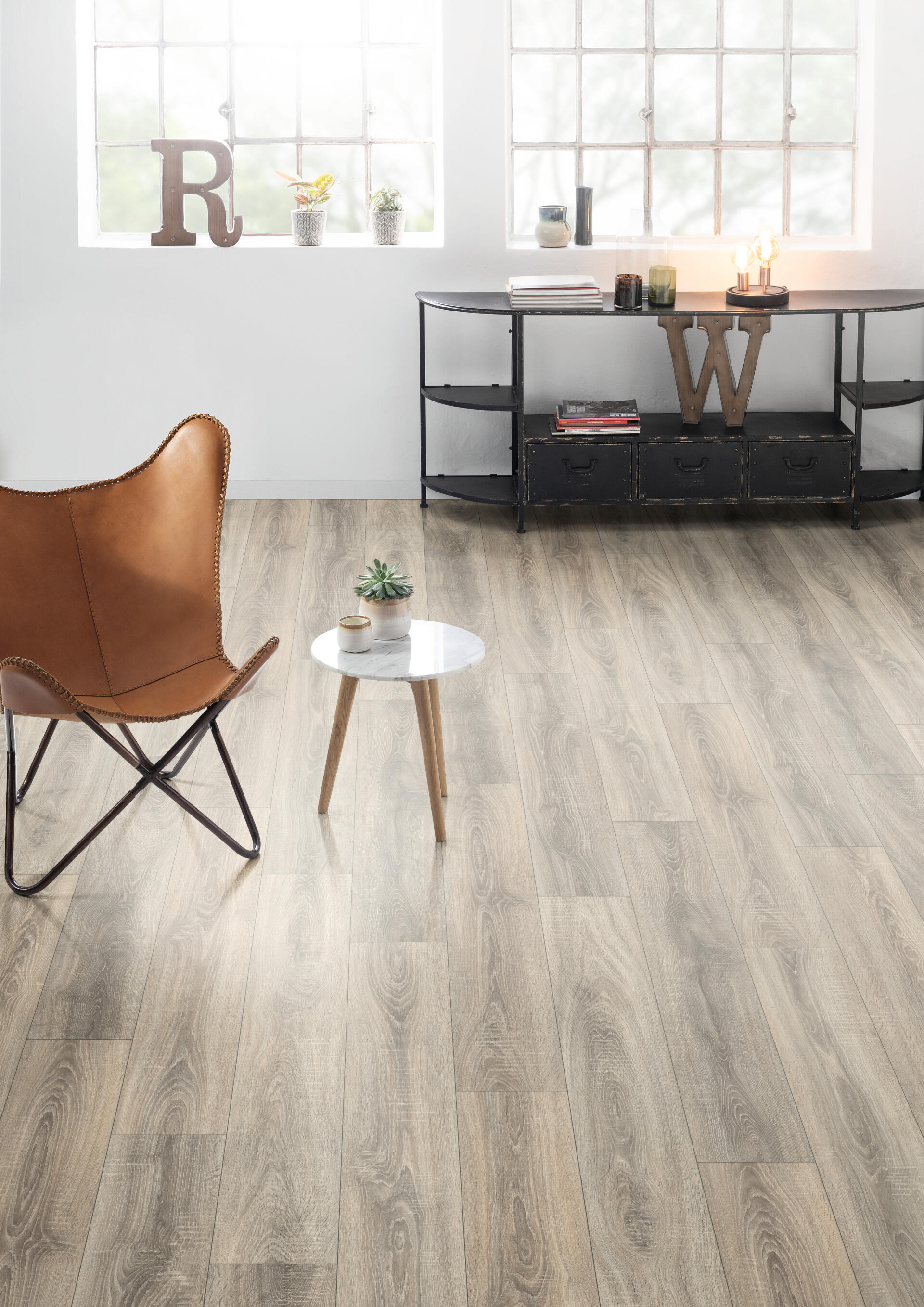 Egger Classic 7/31 Grey Bardolino Oak – laminált padló