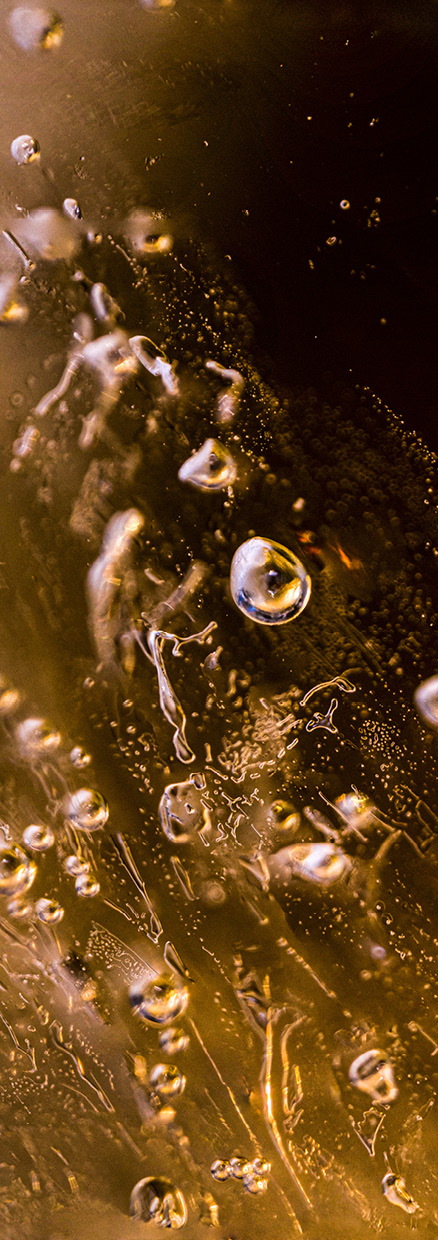 HB SPC/vinyl vízálló fali panel, Flying Golden Drops (2605 x 934 mm)