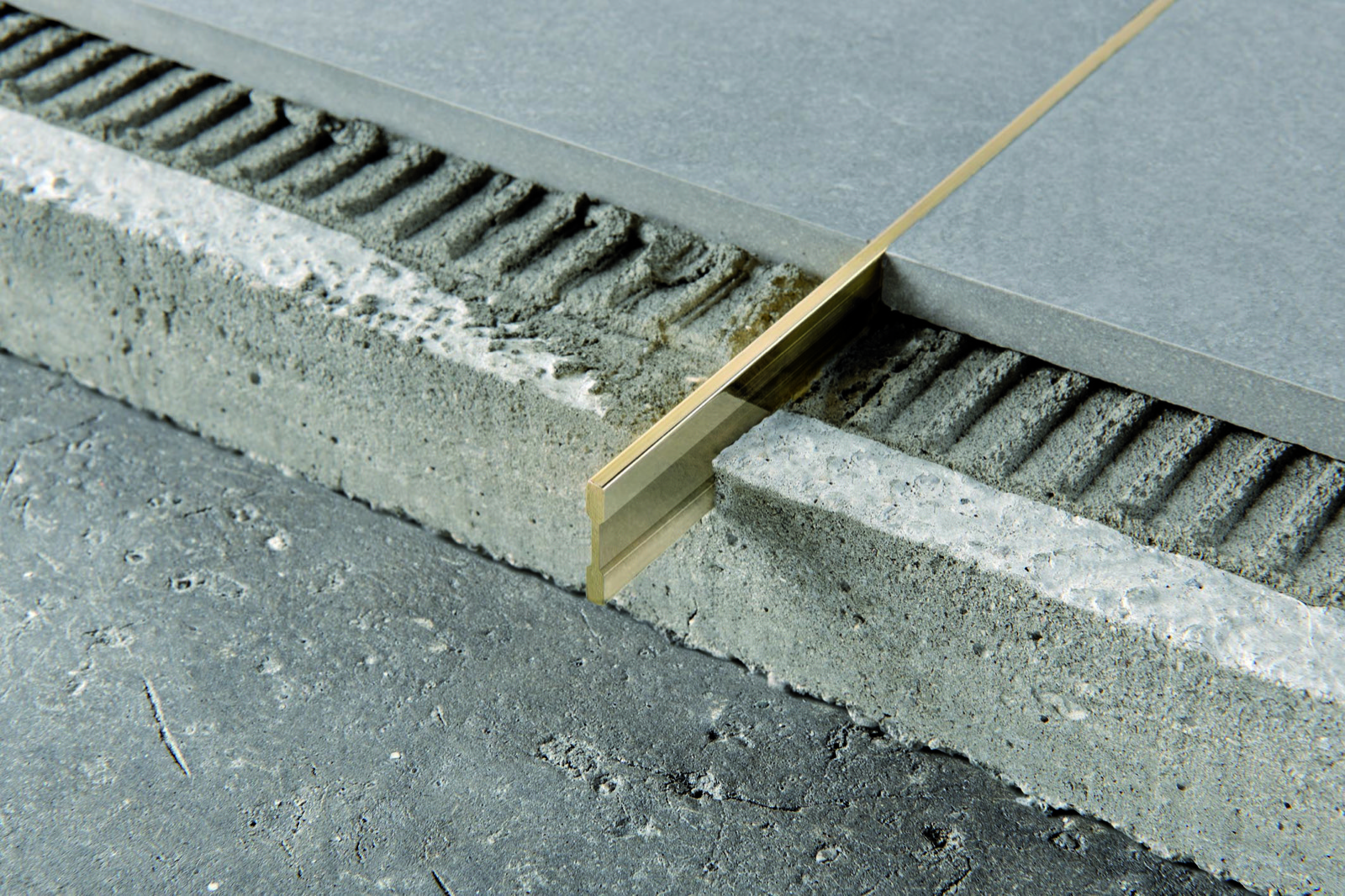 Progress Proflat Natúr Sárgaréz Burkolatváltó profil 2,5x20 mm (2,7 m/szál)