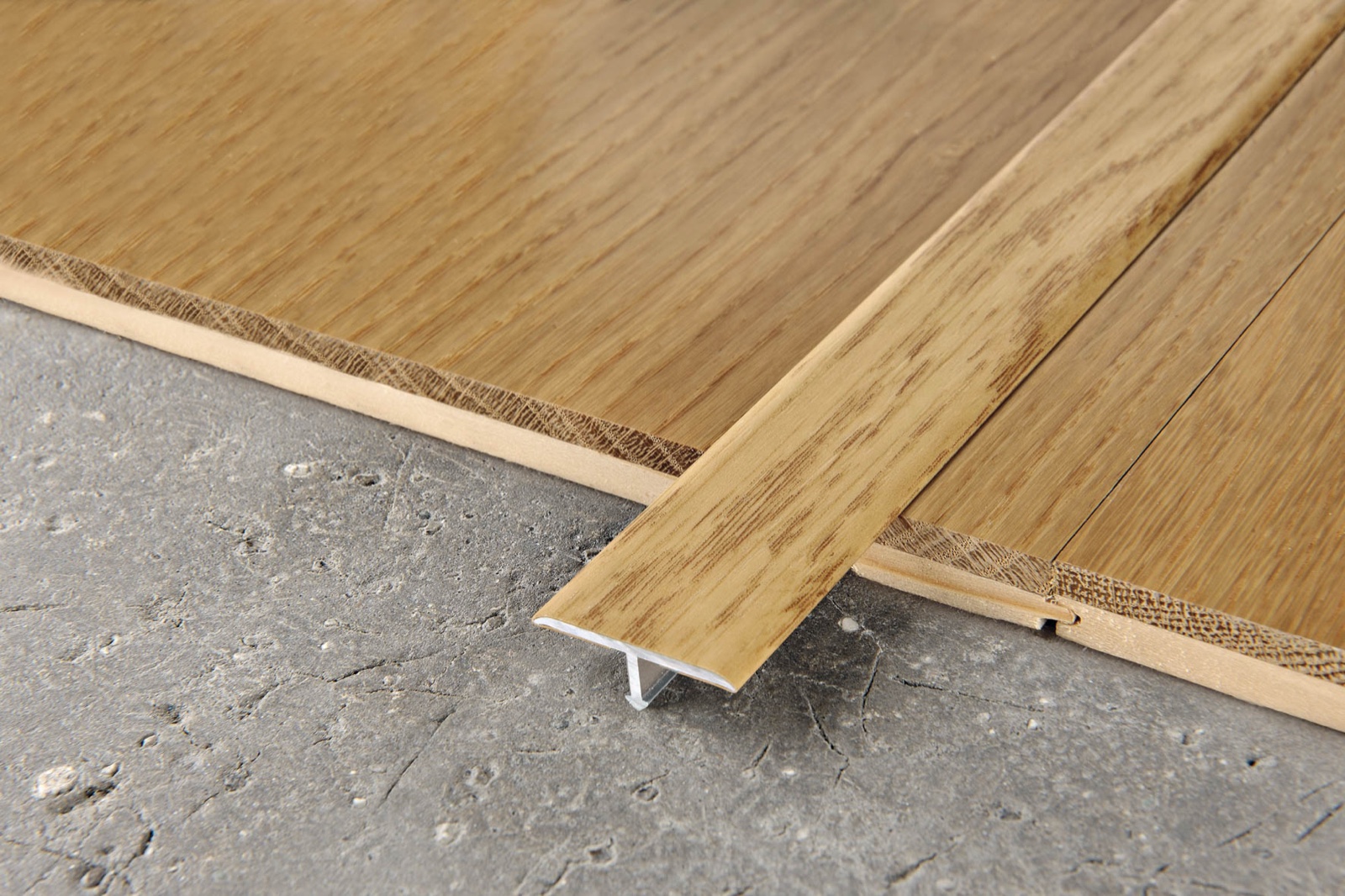 Progress Procover Wood T Profil Világos Tölgy Alumínium Burkolatváltó 14 mm (2,7 m/szál)