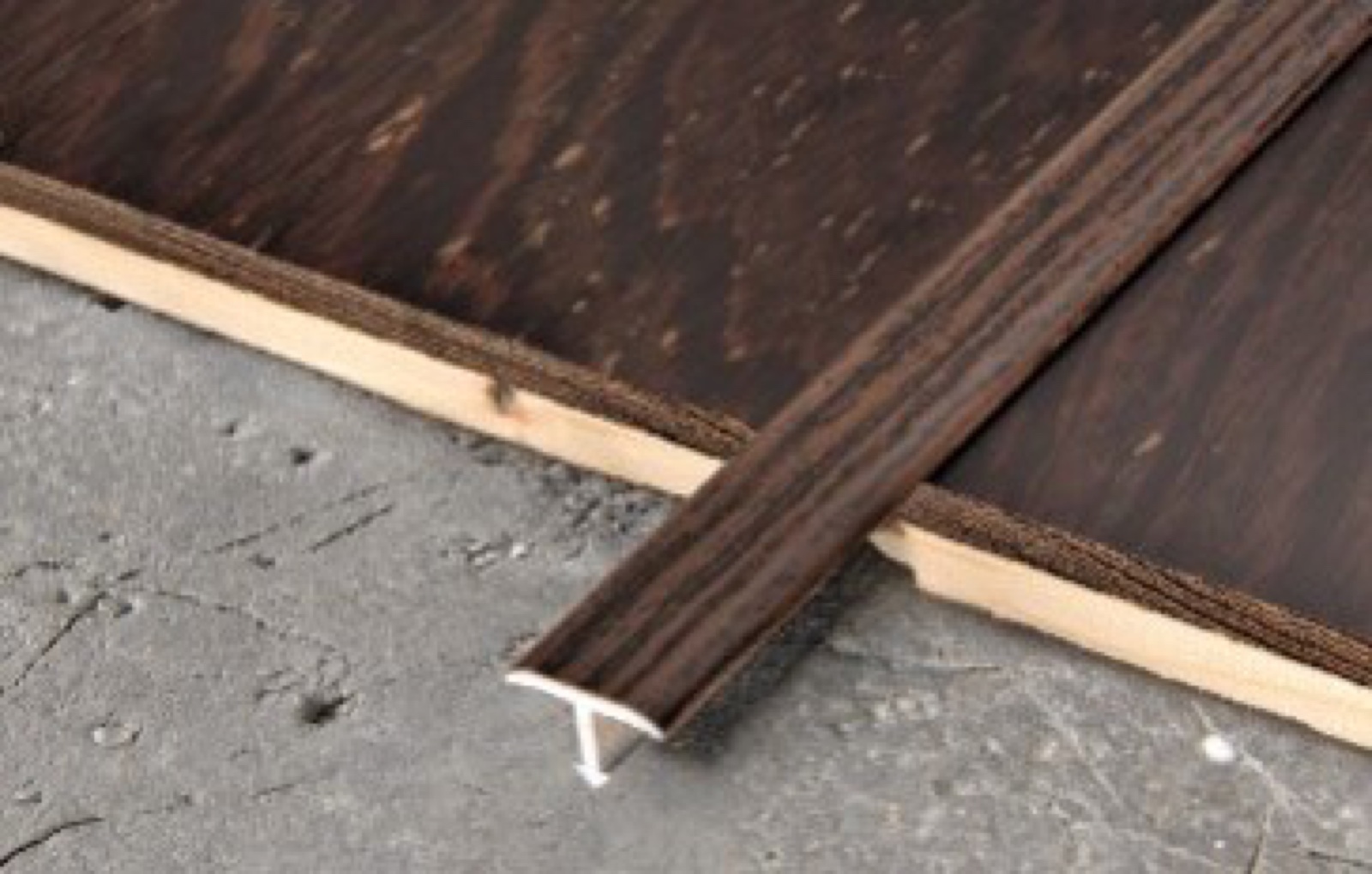 Progress Procover Wood T Profil Sötét Tölgy Alumínium Burkolatváltó 26 mm (2,7 m/szál)